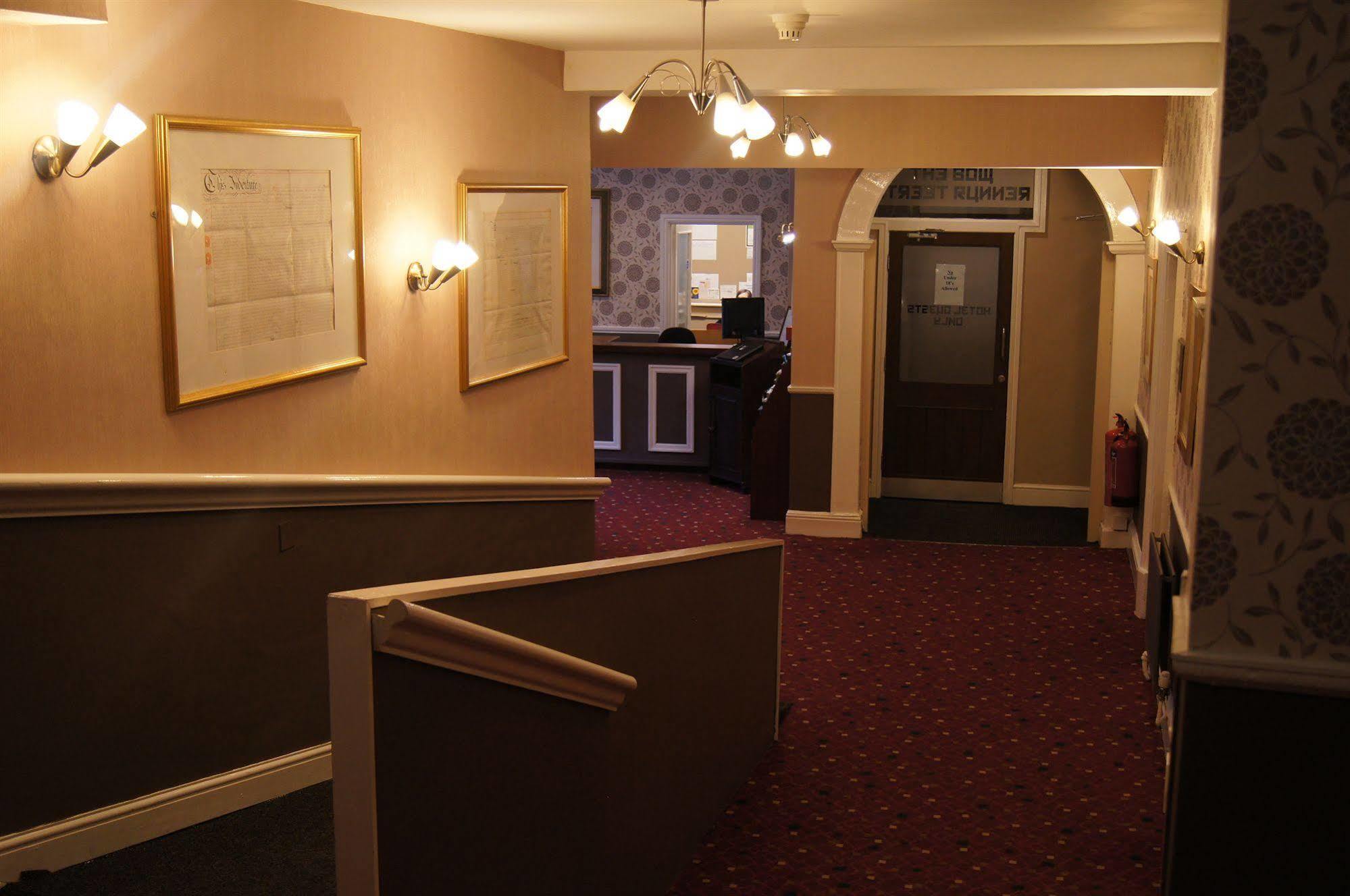Castle Hotel Tamworth Esterno foto